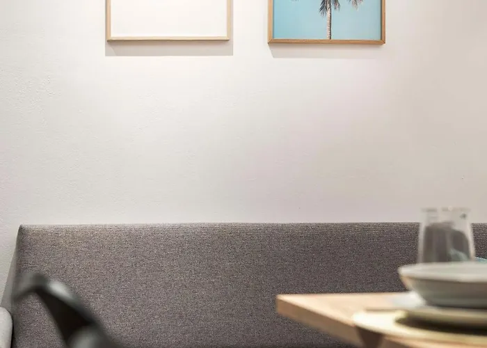 Cozy Central Stay - 3 Min Walk To Beach & Town - I コス・タウン